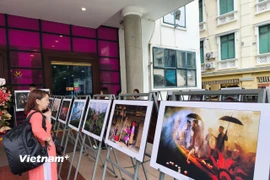 Triển lãm ảnh “Sắc màu cuộc sống các dân tộc Việt Nam” tại Bảo tàng Phụ nữ Việt Nam. (Ảnh: Hoài Nam/Vietnam+)