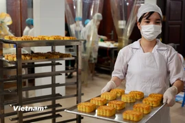 Hà Nội: Lò bánh Trung Thu truyền thống tất bật sản xuất phục vụ khách hàng 