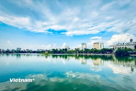 Hồ Gươm là trái tim của Hà Nội - một lẵng hoa đẹp giữa mùa Thu