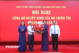 Bà Hà Thị Nga (giữa), Ủy viên Trung ương Đảng, Bí thư tỉnh ủy, Trưởng Đoàn đại biểu Quốc hội khóa XV tỉnh Tuyên Quang được chỉ định tham gia Ban Chấp hành, Ban Thường vụ Đảng ủy Mặt trận Tổ quốc, các đoàn thể Trung ương nhiệm kỳ 2020-2025 kể từ ngày 1/7/2025. (Ảnh: Hoài Nam/Vietnam+)
