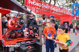 Khu trưng bày phương tiện Phòng cháy chữa cháy và Cứu nạn cứu hộ tổ chức vào tháng 3/2025 tại không gian phố đi bộ Hồ Gươm (Hà Nội). (Ảnh: Hoài Nam/Vietnam+)