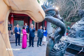 Chủ tịch Hội đồng châu Âu tham quan Văn miếu Quốc Tử Giám