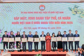 Ủy ban Trung ương Mặt trận Tổ quốc Việt Nam tổ chức gặp mặt, vinh danh tập thể, cá nhân người Việt Nam ở nước ngoài tiêu biểu năm 2025. (Ảnh: Hoài Nam/Vietnam+)