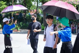 Hình ảnh đẹp về những lực lượng tham gia hỗ trợ kỳ thi THPT năm 2025