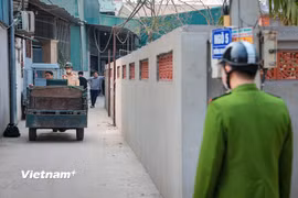 Hà Nội: Công an ra quân xử lý xe ba bánh, người dân xin tự tháo dỡ phương tiện