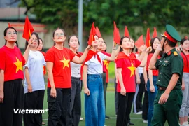 Khối báo chí đảm bảo 100% quân số trong quá trình luyện tập. Mặc dù trong thời gian luyện tập có những trường hợp ốm mệt nhưng các nhà báo đều khắc phục để tham gia bảo đảm tập luyện đến ngay 2/9. (Ảnh: Hoài Nam/Vietnam+)