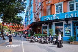 Diện mạo mới trên các tuyến phố của Thủ đô khi vỉa hè sạch đẹp, ngăn nắp