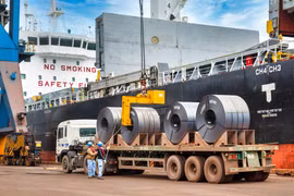 Hòa Phát sản xuất 7 triệu tấn thép trong nửa đầu năm 2026, tăng 36% so với cùng kỳ năm trước. (Ảnh: Vietnam+)