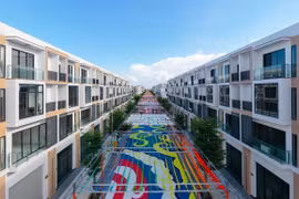 Tuyến phố đi bộ Millennia Journey – Hành trình thiên niên kỷ xác lập kỷ lục là Tuyến phố đi bộ trong khuôn viên Khu đô thị có các trạm dừng trải nghiệm đa dạng chủ đề nhất, lấy cảm hứng từ hải trình khám phá phương Đông của Marco Polo. (Ảnh: Vietnam+)