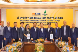 Toàn cảnh lễ ký kết thỏa thuận hợp tác toàn diện giữa Ngân hàng SHB và Công ty cổ phần Lọc hóa dầu Bình Sơn. (Ảnh: Vietnam+)