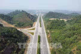  Dự án cao tốc Hà Nội - Lào Cai do ADB tài trợ vốn. (Ảnh: Đinh Thùy/TTXVN)