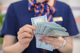  Ngân hàng Nhà nước sẽ theo dõi sát diễn biến tỷ giá, thậm chí là diễn biến hàng ngày để có sự chủ động trong điều tiết. (Ảnh: Vietnam+)