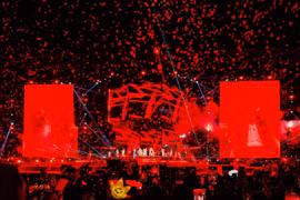 Fan không thể “move on” khỏi G-DRAGON 2025 WORLD TOUR [Übermensch] in Hanoi, presented by VPBank. (Ảnh: Vietnam+)