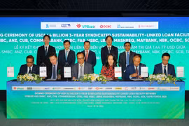 VPBank ký khoản vay liên kết bền vững 1,44 tỷ USD với 15 định chế tài chính. (Ảnh: Vietnam+)