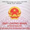 Vì sao người dân phải nộp bản photo sổ đỏ, căn cước công dân. (Ảnh minh họa. Nguồn: Vietnam+)