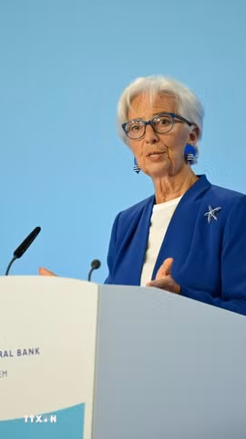 Chủ tịch ECB Christine Lagarde phát biểu tại cuộc họp báo ở Frankfurt, Đức. (Ảnh: THX/TTXVN phát)