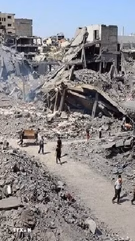 Cảnh đổ nát do xung đột tại Dải Gaza. (Ảnh: IRNA/TTXVN phát)