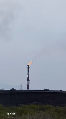 Khu phức hợp công nghiệp hóa dầu tại bang Anzoategui, Venezuela. (Ảnh: THX/TTXVN phát)
