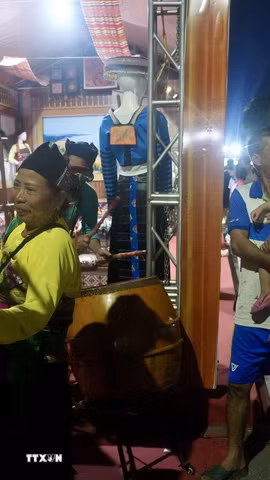 Không gian văn hóa các dân tộc Thanh Hóa thu hút đông đảo người dân và du khách. (Ảnh: Hoa Mai/TTXVN)