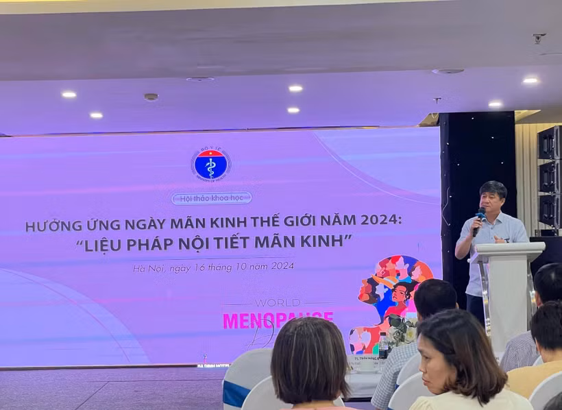 Ông Đinh Anh Tuấn - Vụ trưởng Vụ Sức khỏe bà mẹ và trẻ em (Bộ Y tế) phát biểu tại Hội thảo. (Ảnh: PV/Vietnam+)