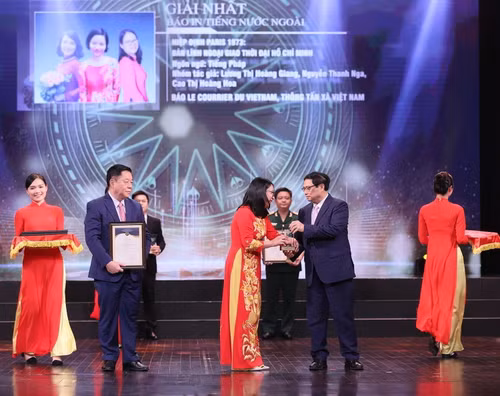 ttxvn_thu_tuong_pham_minh_chinh_du_le_trao_giai_thuong_toan_quoc_ve_thong_tin_doi_ngoai_lan_thu_ix.jpg