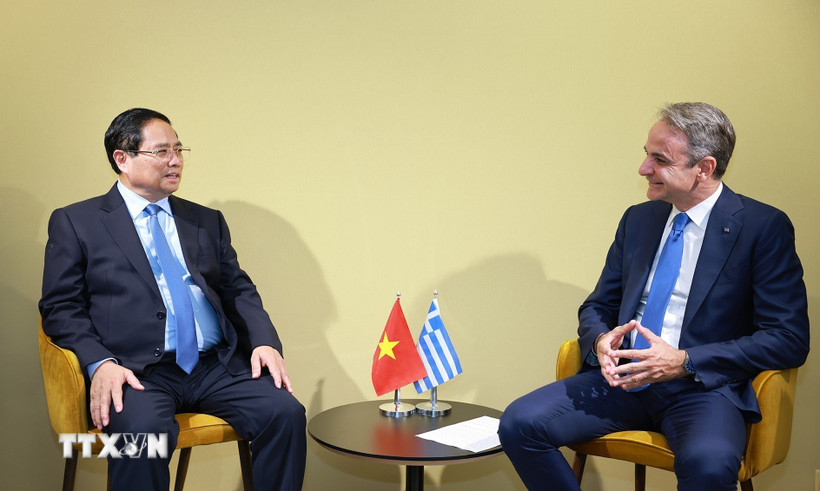 Thủ tướng Phạm Minh Chính gặp Thủ tướng Hy Lạp Kyriakos Mitsotakis. (Ảnh: Dương Giang/TTXVN)