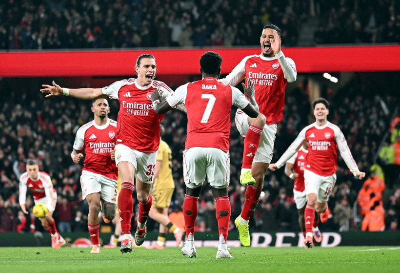 Arsenal vào bán kết Cúp Liên đoàn Anh sau loạt luân lưu điên rồ Arsenal vào bán kết League Cup sau trận thắng căng thẳng. (Nguồn: Getty Images)