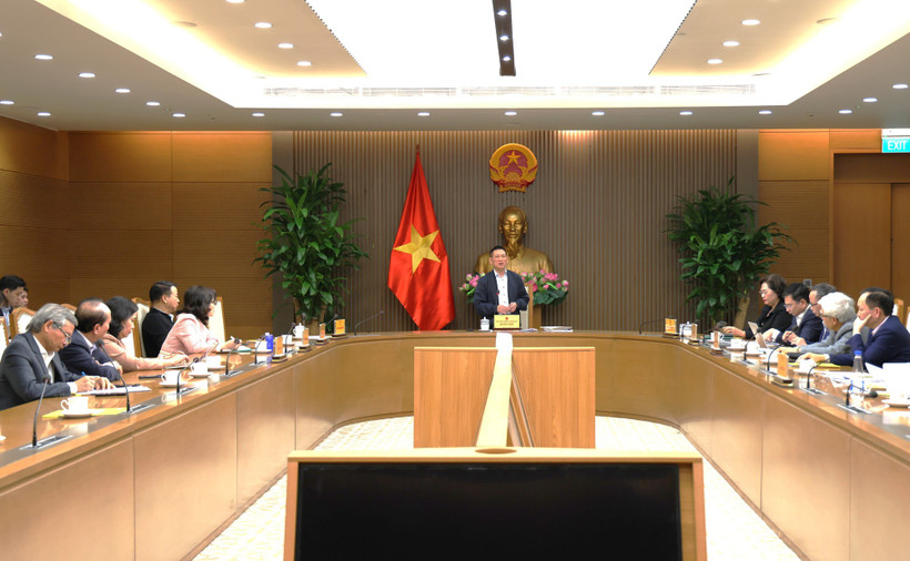 Phó Thủ tướng Hồ Đức Phớc chủ trì cuộc họp Hội đồng tư vấn chính sách tiền tệ. (Nguồn: Báo Chính phủ)