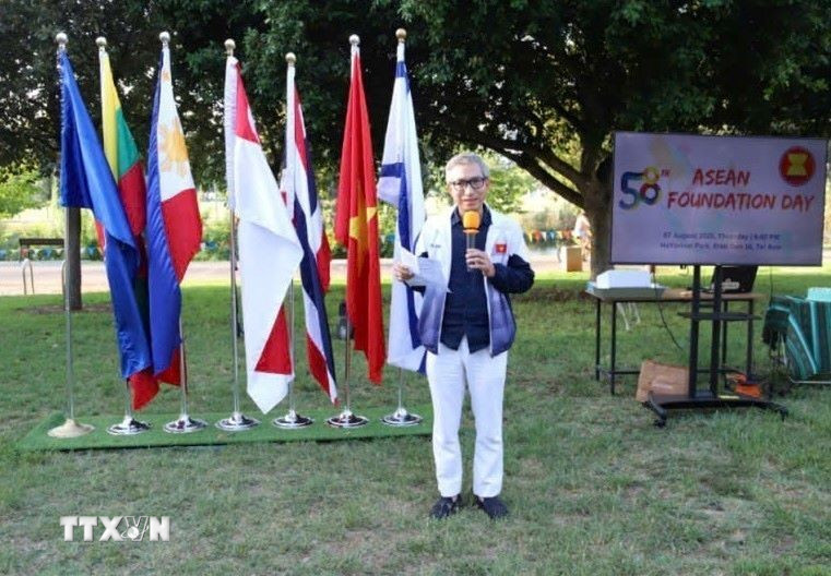 Đại sứ Việt Nam tại Israel Lý Đức Trung phát biểu tại buổi lễ. (Ảnh: Đức Trung/TTXVN)