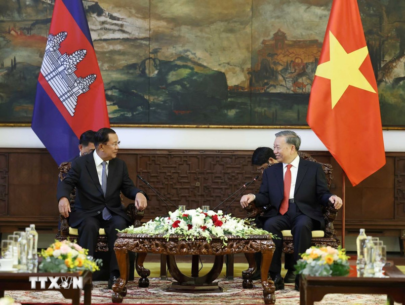 Tổng Bí thư Tô Lâm hội kiến Chủ tịch Đảng Nhân dân Campuchia Hun Sen. (Ảnh: Thống Nhất/TTXVN)