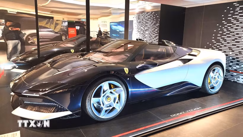 Một số mẫu xe Ferrari được trưng bày tại Italy. (Ảnh minh họa: Thanh Hải/TTXVN)