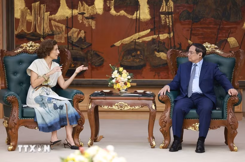 Thủ tướng Phạm Minh Chính tiếp bà Audrey Azoulay, Tổng Giám đốc UNESCO. (Ảnh: Dương Giang/TTXVN)