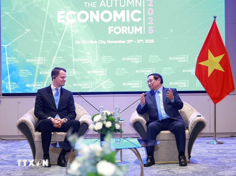 Thủ tướng Phạm Minh Chính tiếp Giám đốc điều hành Diễn đàn Kinh tế thế giới (WEF) Stephan Mergenthaler. (Ảnh: Dương Giang/TTXVN)