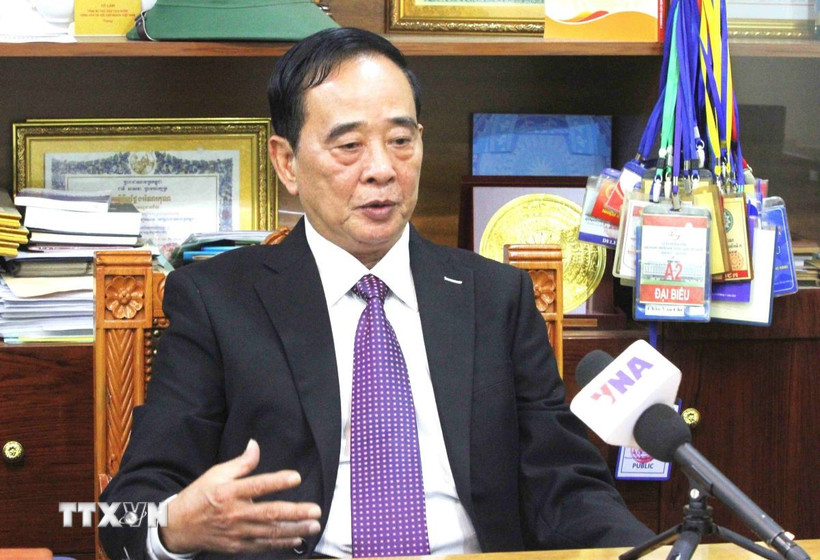 Chủ tịch Hội Khmer-Việt Nam tại Campuchia Sim Chy đánh giá cao vai trò của TTXVN trong việc kết nối bà con kiều bào với quê hương Việt Nam. (Ảnh: Hoàng Minh/TTXVN)