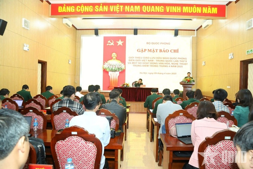 Bộ Quốc phòng tổ chức gặp mặt báo chí giới thiệu Giao lưu hữu nghị quốc phòng biên giới Việt Nam-Trung Quốc. (Nguồn: Báo Quân đội Nhân dân)