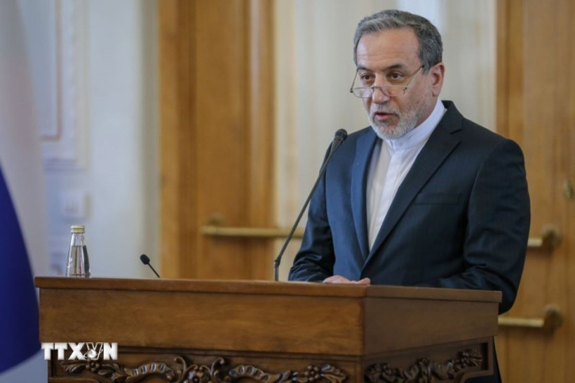 Ngoại trưởng Iran Abbas Araqchi phát biểu tại thủ đô Tehran. (Ảnh: IRNA/TTXVN)