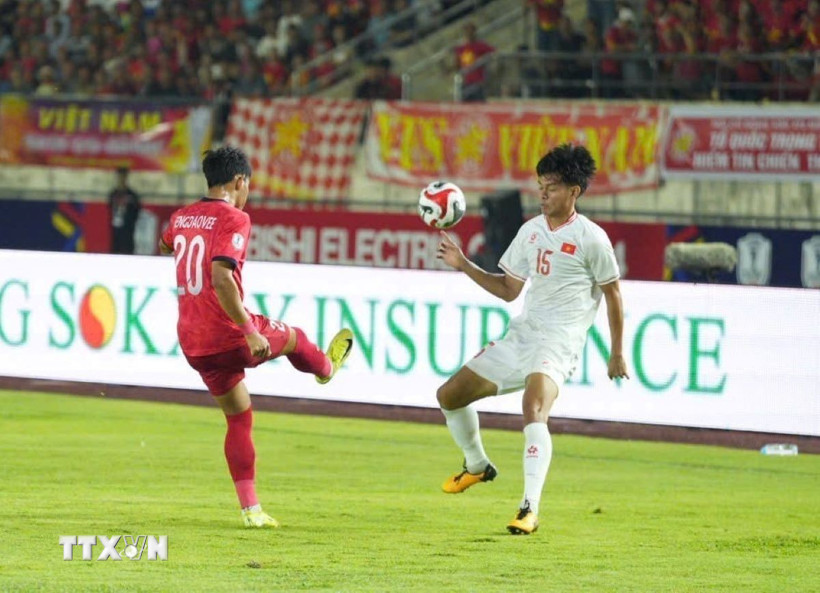 Việt Nam đang áp đảo về thành tích so với Lào. (Ảnh: Đỗ Bá Thành/TTXVN)