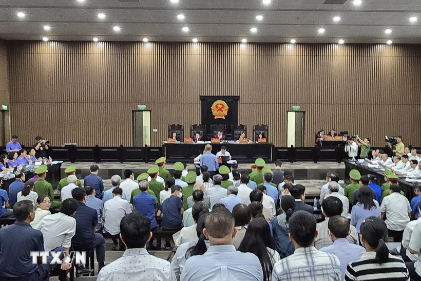 Quang cảnh phiên tòa hôm 24/6. (Ảnh: Kim Anh/TTXVN)
