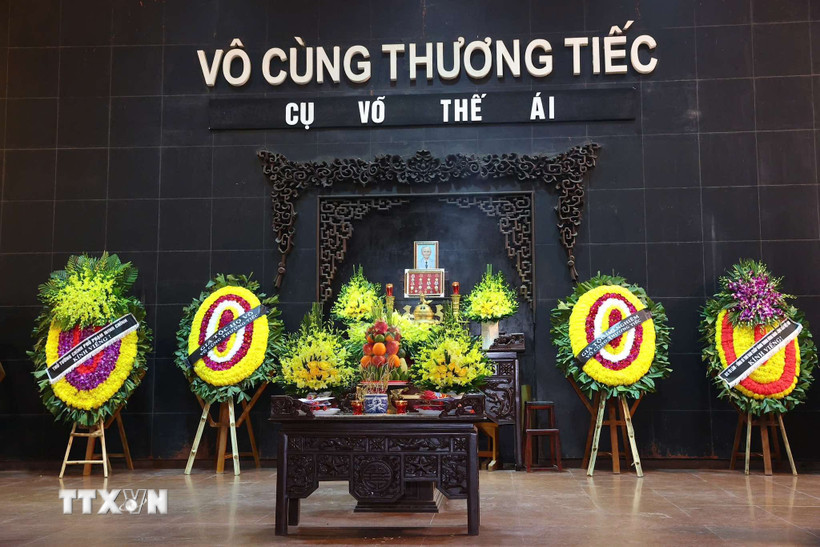 Lễ tang nhà báo lão thành Võ Thế Ái - phóng viên chiến trường cao tuổi của TTXVN và báo chí Cách mạng Việt Nam. (Ảnh: Văn Điệp/TTXVN)