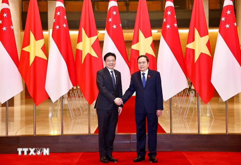Chủ tịch Quốc hội Trần Thanh Mẫn hội kiến Thủ tướng Singapore Lawrence Wong. (Ảnh: Doãn Tấn/TTXVN)