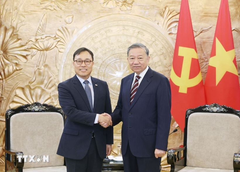 Tổng Bí thư Tô Lâm tiếp Đại sứ Hàn Quốc tại Việt Nam Choi Young Sam. (Ảnh: Thống Nhất/TTXVN)