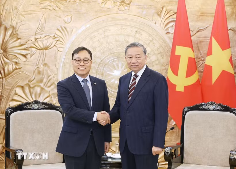 Tổng Bí thư Tô Lâm tiếp Đại sứ Hàn Quốc tại Việt Nam Choi Young Sam. (Ảnh: Thống Nhất/TTXVN)