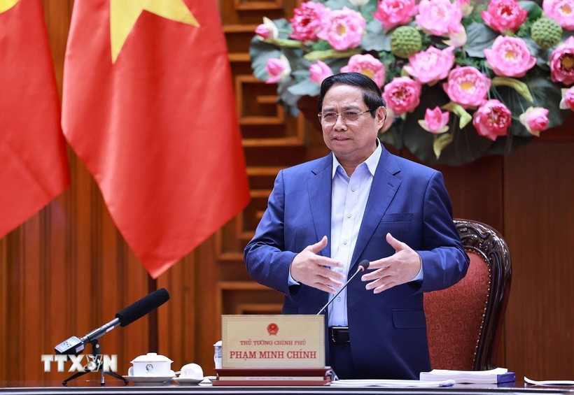 Thủ tướng Phạm Minh Chính chủ trì họp về dự án quy hoạch xây dựng cảnh quan sông Hồng. (Ảnh: Dương Giang/TTXVN)