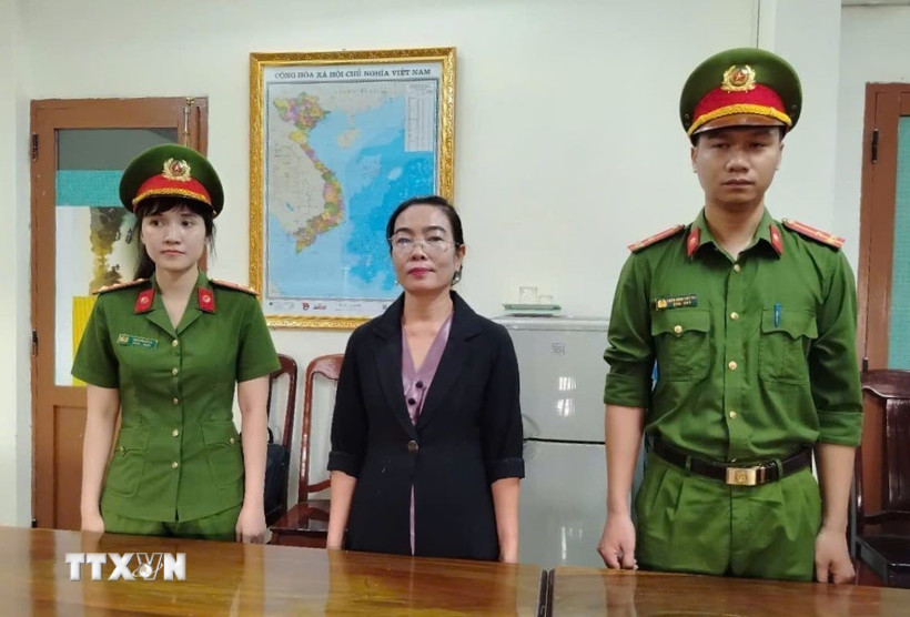 Cơ quan chức năng khởi tố bị can đối với bà Đặng Thị Hòa Hiệp. (Ảnh: TTXVN phát)