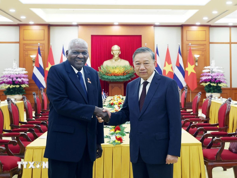 Tổng Bí thư Tô Lâm tiếp Chủ tịch Quốc hội Chính quyền nhân dân và Hội đồng Nhà nước Cuba Esteban Lazo Hernández. (Ảnh: Thống Nhất/TTXVN)