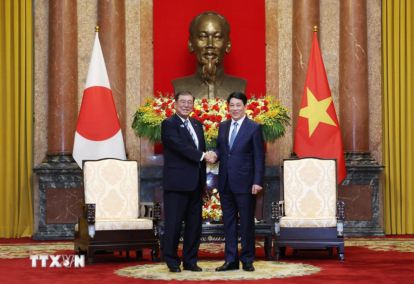 Chủ tịch nước Lương Cường hội kiến Thủ tướng Nhật Bản Ishiba Shigeru. (Ảnh: Lâm Khánh/TTXVN)