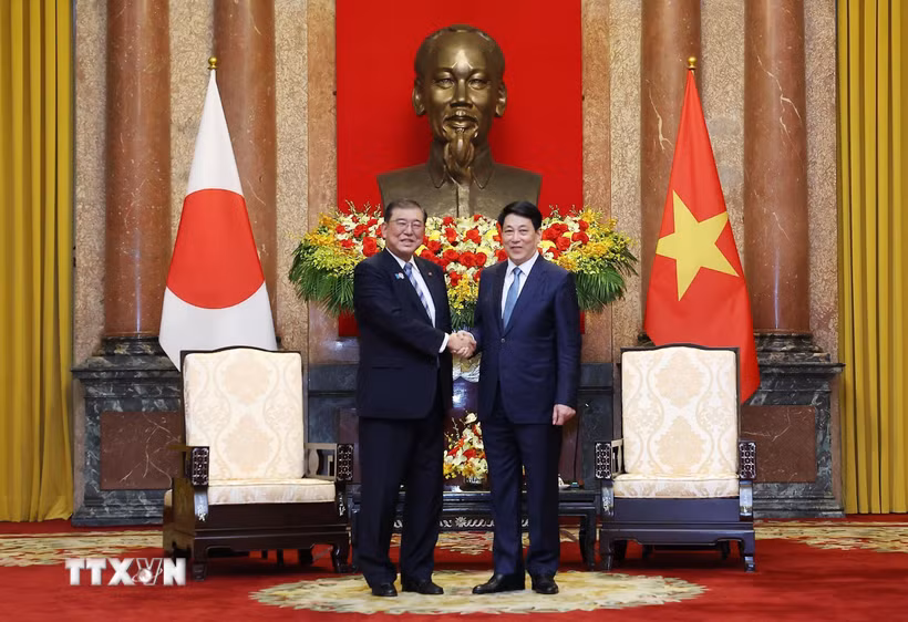 Chủ tịch nước Lương Cường hội kiến Thủ tướng Nhật Bản Ishiba Shigeru. (Ảnh: Lâm Khánh/TTXVN)