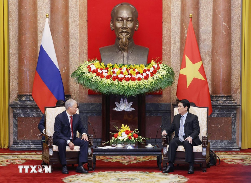 Chủ tịch nước Lương Cường tiếp Chủ tịch Duma Quốc gia Nga Vyacheslav Volodin. (Ảnh: Lâm Khánh/TTXVN)