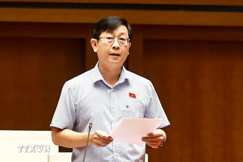 Đại biểu Quốc hội tỉnh Bình Thuận Nguyễn Hữu Thông phát biểu. (Ảnh: Doãn Tấn/TTXVN)