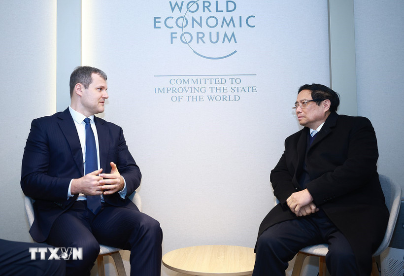 Thủ tướng Phạm Minh Chính gặp Thủ tướng Cộng hòa Litva Gintautas Paluckas. (Ảnh: Dương Giang/TTXVN)